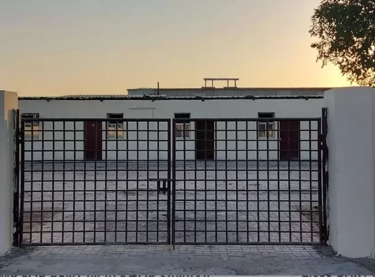Residential Ready Property 7+ Bedrooms U/F Labor Camp  for rent in Al-Khor #8815 - 1  image 